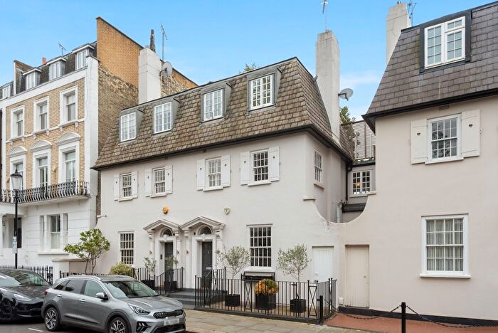 4 Bedroom Terraced House To Rent In Pembroke Gardens, Kensington, W8