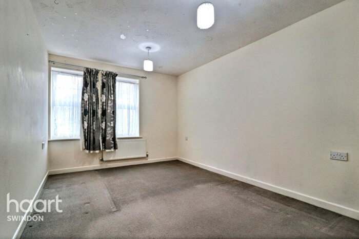 2 Bedroom Apartment To Rent In Redcross Place, Swindon, SN1
