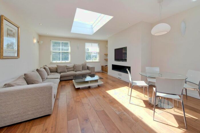 2 Bedroom Flat To Rent In Bolton Gardens, London, SW5