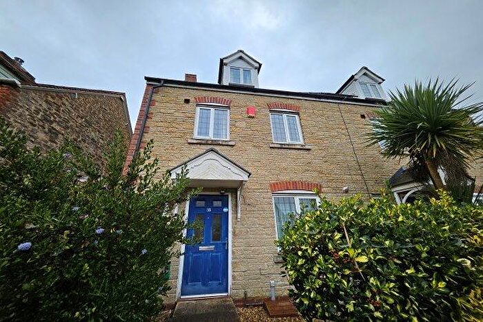 4 Bedroom Property To Rent In Coles Close, Wincanton, BA9