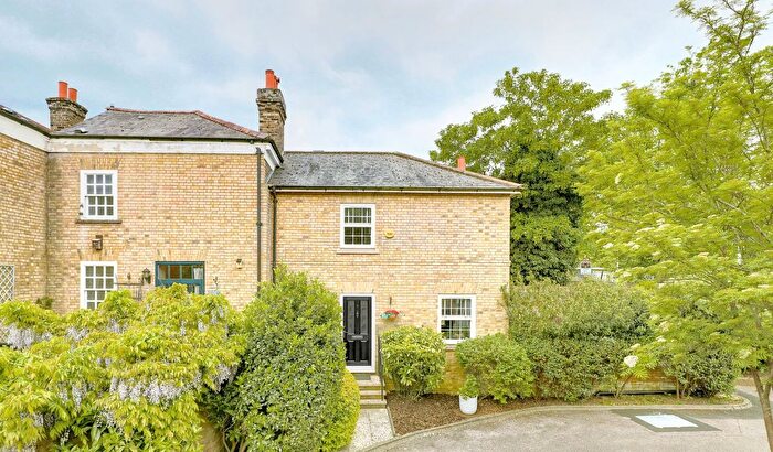 2 Bedroom End Terrace House For Sale In Station Road, Ware, SG12