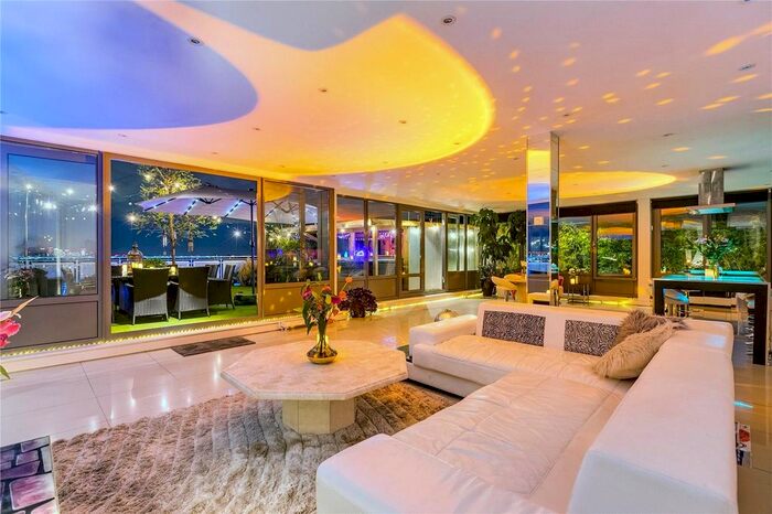 3 Bedroom Flat To Rent In Courtenay House, New Park Road, London, SW2