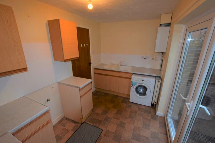 2 Bedroom Semi-Detached House To Rent In Mowbray Gardens, Derby DE24