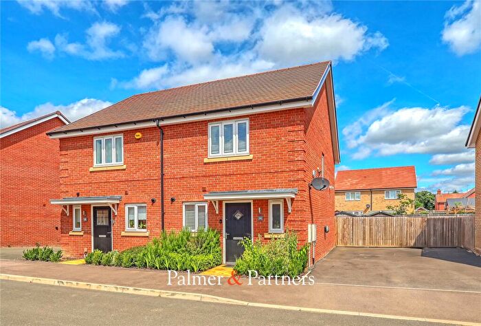 2 Bedroom Semi-Detached House For Sale In Hilton Drive, Hatfield Peverel, Chelmsford, Essex, CM3