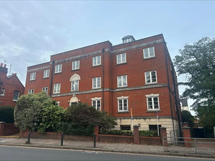2 Bedroom Flat For Sale In Central Reading, Popular Town Centre Development, RG1