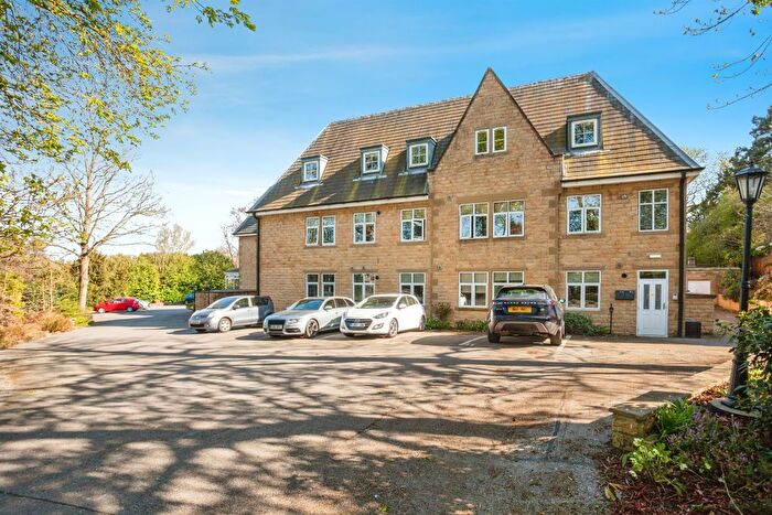 2 Bedroom Flat To Rent In Walton Lane, Wakefield, WF2