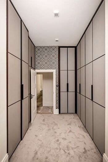 4 Bedroom Flat For Sale In Rutland Court, London, SW7