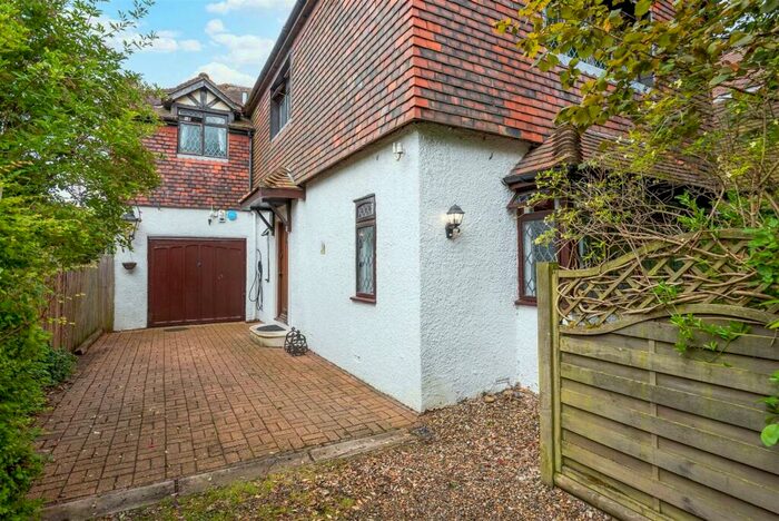 4 Bedroom Detached House For Sale In Wrotham Road, Culverstone, DA13