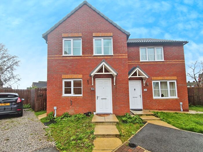 3 Bedroom Semi Detached House For Sale In High Hazel Grove, Stainforth, Doncaster, DN7