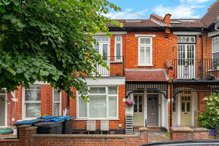 3 Bedroom Maisonette For Sale In Oxford Avenue, Wimbledon Chase, SW20