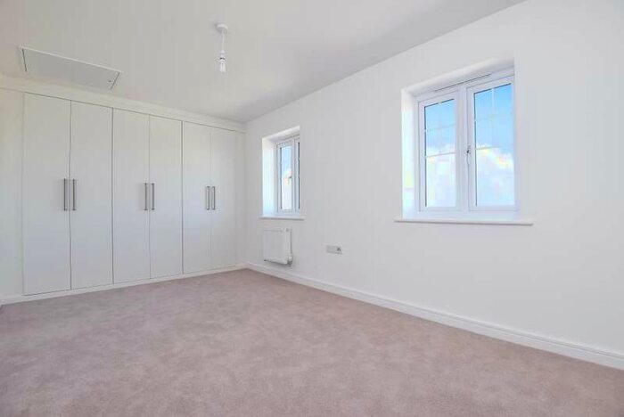 4 Bedroom Semi-Detached House To Rent In Didcot, Oxfordshire, OX11