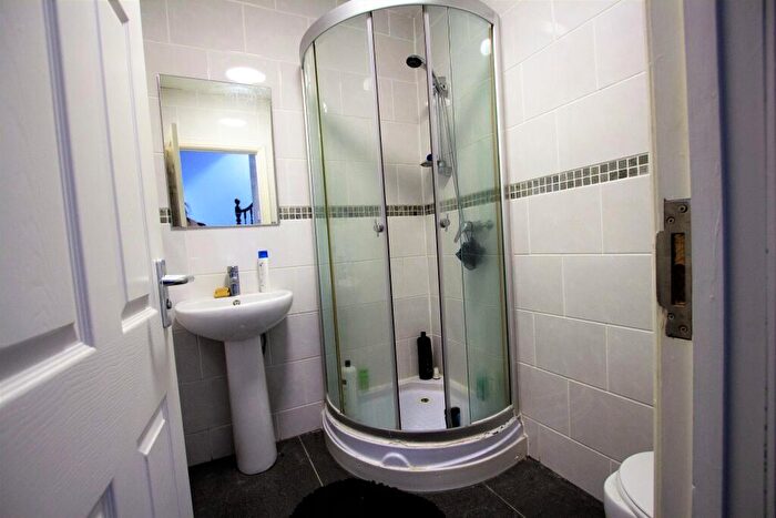 5 Bedroom Maisonette To Rent In Heaton Road, Heaton, Newcastle Upon Tyne, NE6