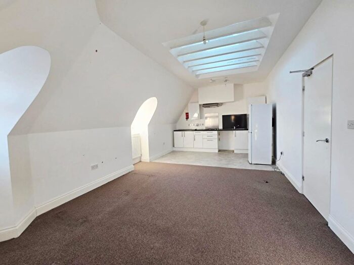 2 Bedroom Flat To Rent In Hertford Road, EN3