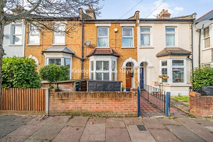 3 Bedroom Terraced House For Sale In Stanley Road, Bounds Green, N11