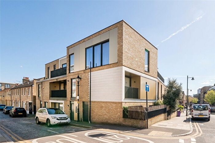 2 Bedroom Flat For Sale In Douro Street, Bow, London, E3