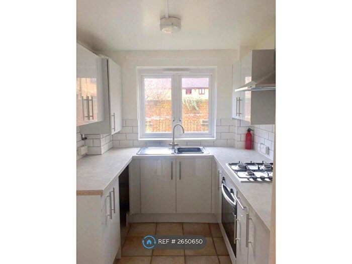 1 Bedroom Flat To Rent In Torrington Square, Croydon, CR0