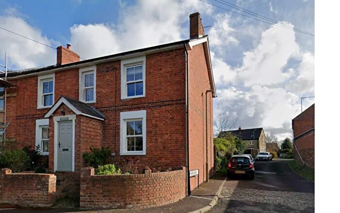 4 Bedroom Semi-Detached House For Sale In Banbury, Oxfordshire, OX15