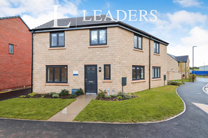 3 Bedroom Town House To Rent In Moonbeam Street, Clay Cross, S45