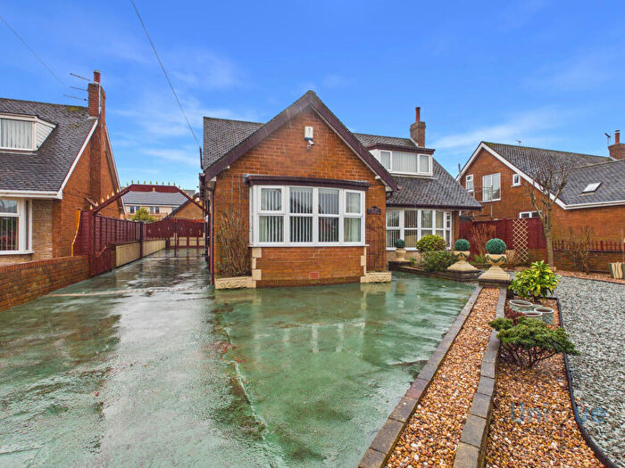 4 Bedroom Bungalow For Sale In Heyhouses Lane, Lytham St. Annes, FY8