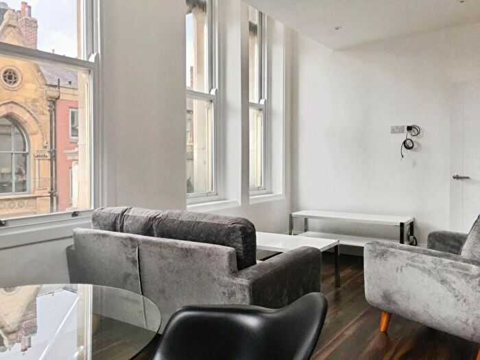 1 Bedroom Flat To Rent In East Parade, Leeds, West Yorkshire, LS1