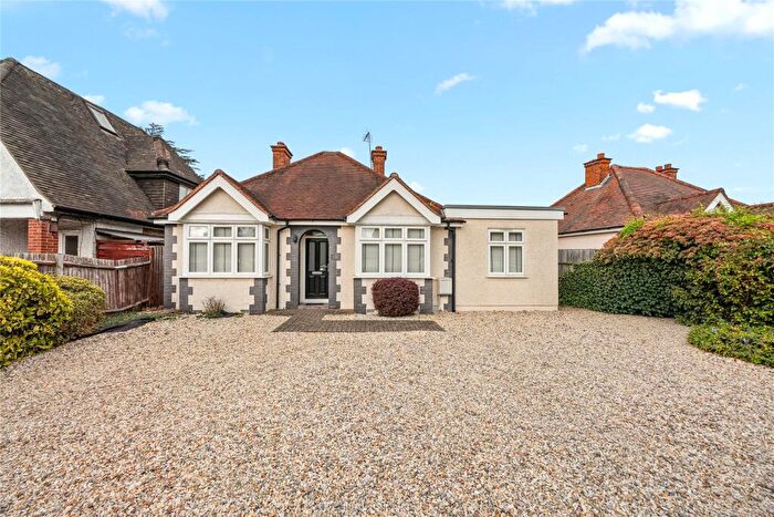 6 Bedroom Detached House For Sale In Brighton Road, Addlestone, Surrey, KT15