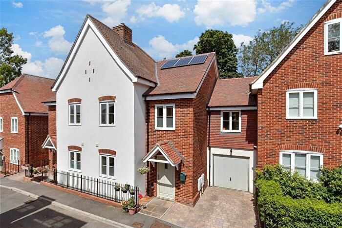 3 Bedroom Terraced House For Sale In Roseacre Close, Sutton, Surrey, SM1