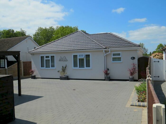2 Bedroom Bungalow For Sale In Boyton Cross, Roxwell, CM1