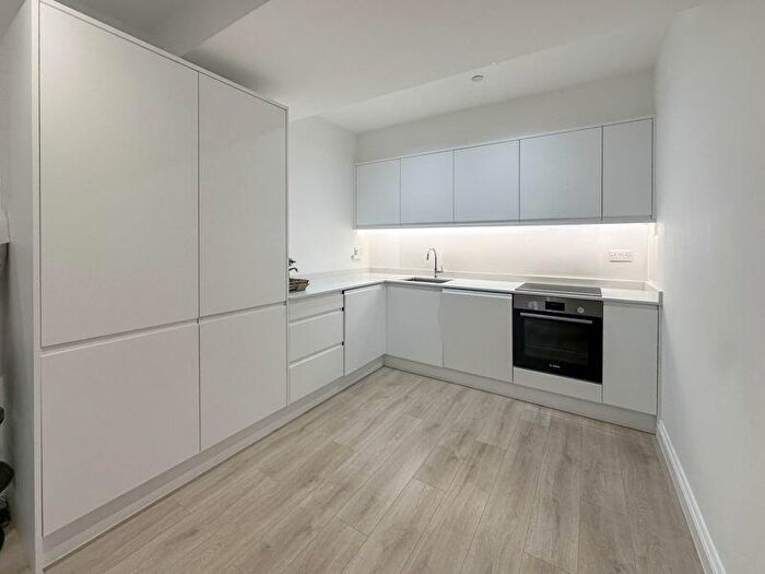 2 Bedroom Flat To Rent In Churchill House, London Road, Slough, SL3