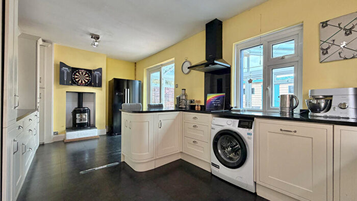 3 Bedroom Semi-Detached House For Sale In Station Road, Hemyock, Cullompton, EX15