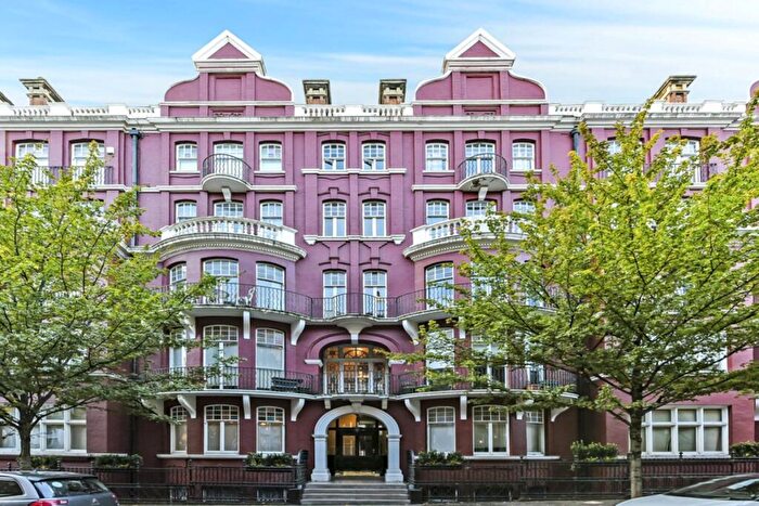 4 Bedroom Apartment To Rent In Hyde Park Mansions, Transept Street, Marylebone, NW1