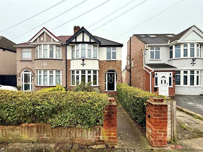 3 Bedroom Semi Detached House For Sale In Glamis Crescent, Hayes, UB3