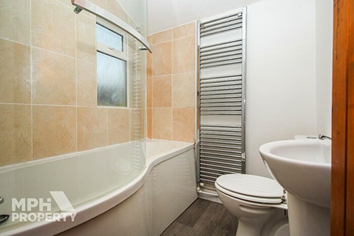 3 Bedroom Terraced House For Sale In Silver Road, Norwich, NR3