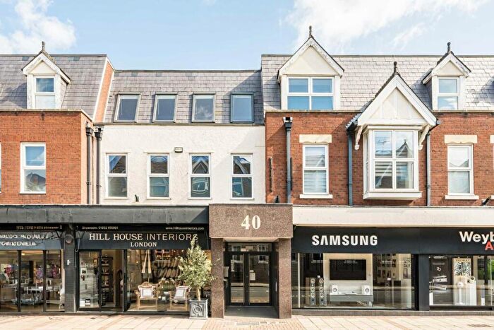 1 Bedroom Flat For Sale In Baker Street, Weybridge, KT13