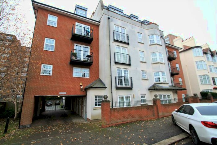 2 Bedroom Apartment To Rent In Alexandra Road, Southend-On-Sea, SS1