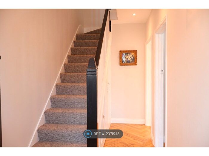 3 Bedroom Terraced House To Rent In Aviemore Way, Beckenham, BR3