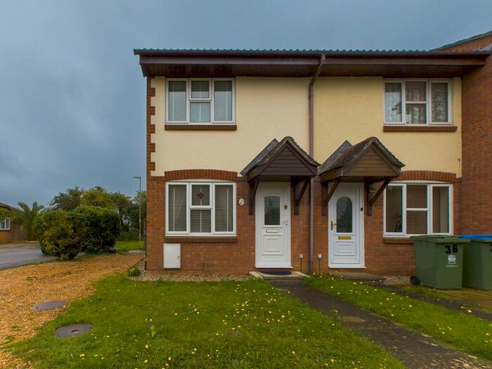 2 Bedroom Terraced House To Rent In Tattershall Crescent, PO16