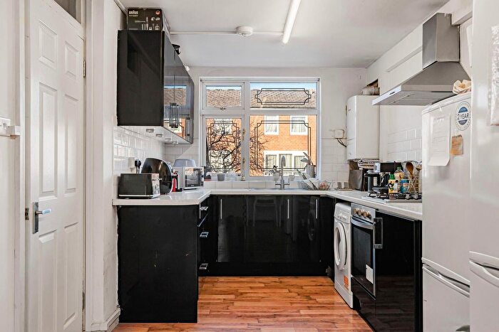 4 Bedroom Flat To Rent In Studley Close, London, E5