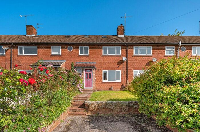 4 Bedroom Terraced House For Sale In Bricksbury Hill, Farnham, Surrey, GU9