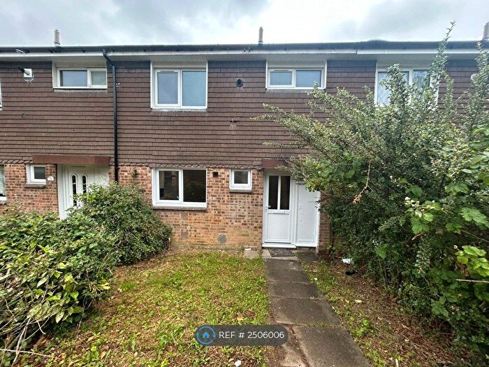3 Bedroom Terraced House To Rent In Flaxwell Court, Northampton, NN3