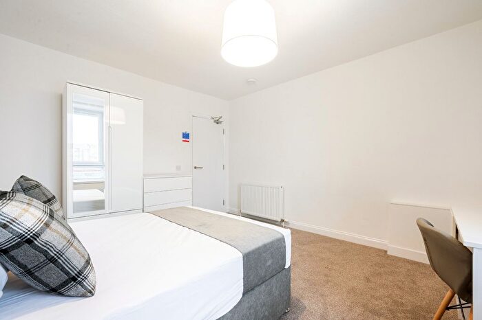 2 Bedroom Flat To Rent In Albert Street, Dundee, DD4