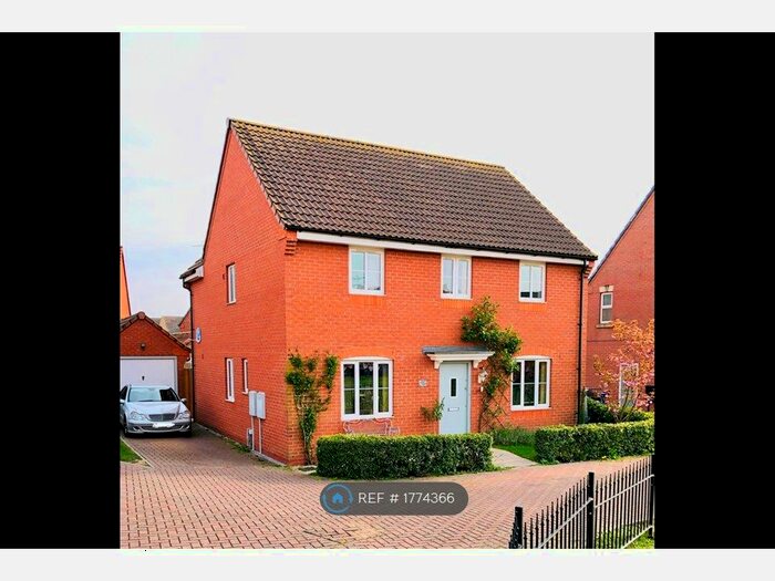 4 Bedroom Detached House To Rent In Campbell Close, Rushden, NN10