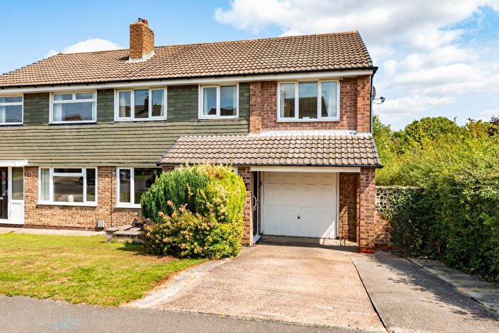 3 Bedroom Semi-Detached House For Sale In Oak Lodge Road, High Green, Sheffield, S35