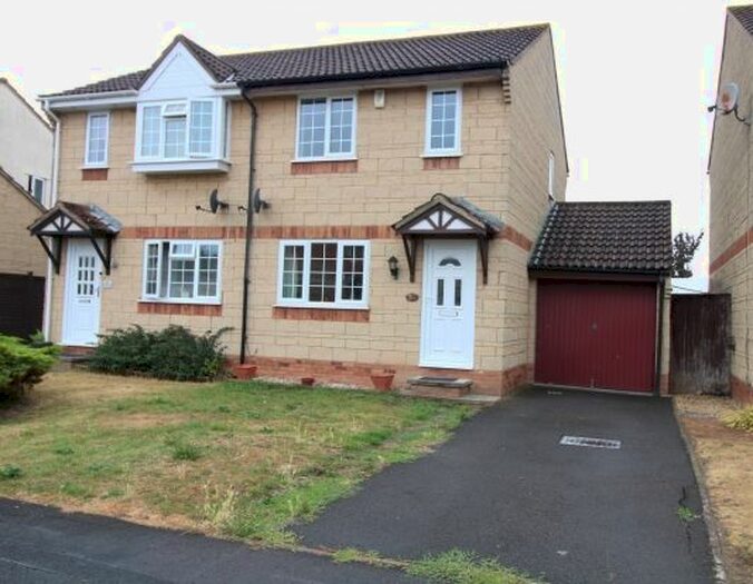 2 Bedroom Semi-Detached House To Rent In Highgrove Close, Bridgwater, TA6