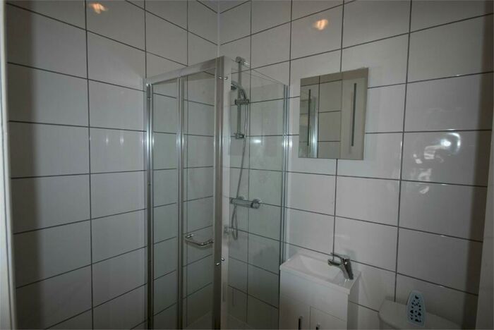 1 Bedroom Maisonette To Rent In Chestnut Grove, Balham, SW12