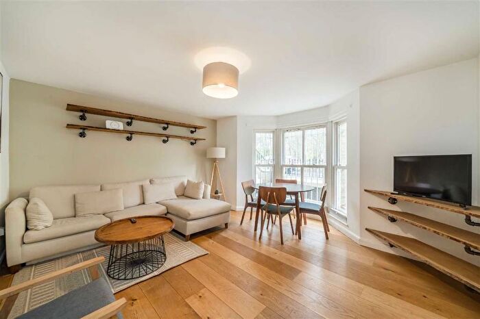 2 Bedroom Flat To Rent In Villa Road, London, SW9