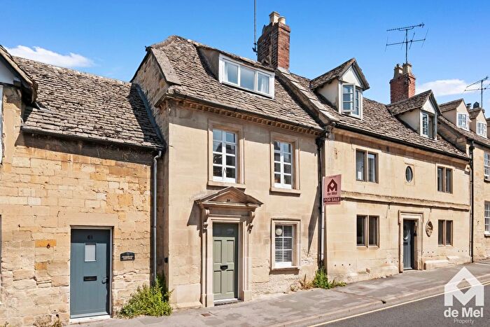 2 Bedroom Cottage For Sale In North Street, Winchcombe, GL54