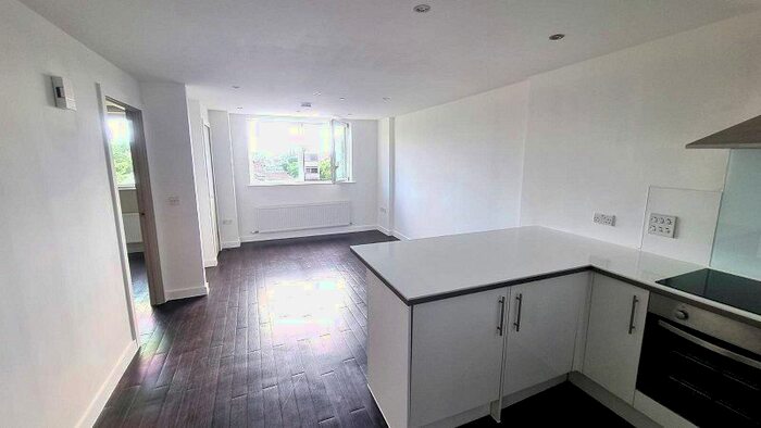 Studio To Rent In London Road, London, Greater London., SW16
