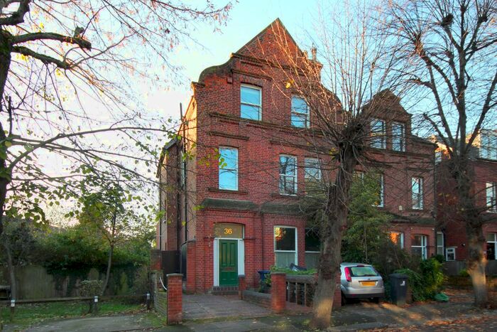 1 Bedroom Flat To Rent In Avenue Gardens, London, W3