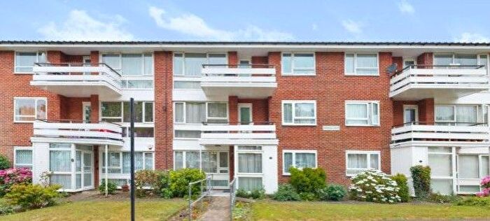 3 Bedroom Flat To Rent In Hardwick Court, Hardwick Close, Stanmore, Greater London, HA7