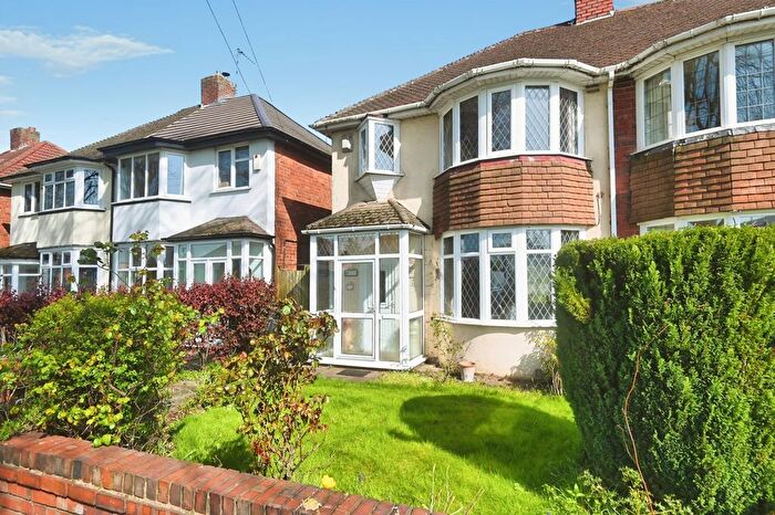 3 Bedroom Semi-Detached House For Sale In Kings Road, Sutton Coldfield, West Midlands, B73